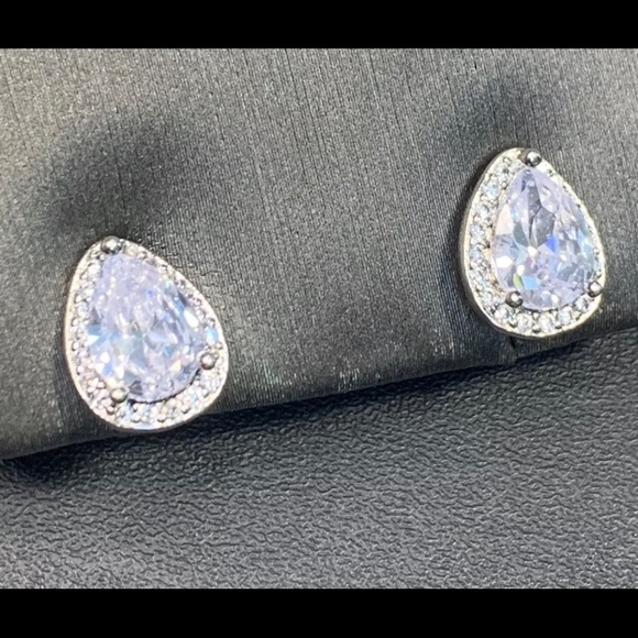 Vintage pear shape cz sterling silver earrings like new - Picture 1 of 9